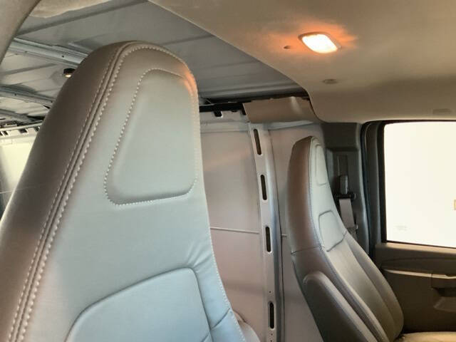 2025 Chevrolet Express 3500