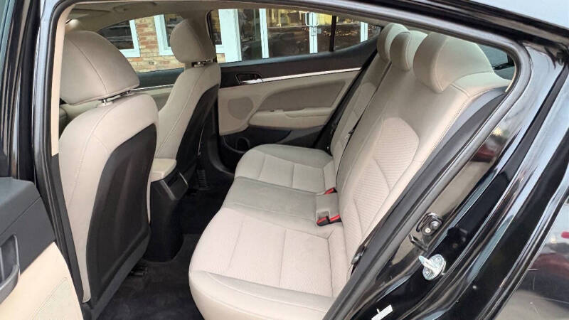 2019 Hyundai Elantra SE