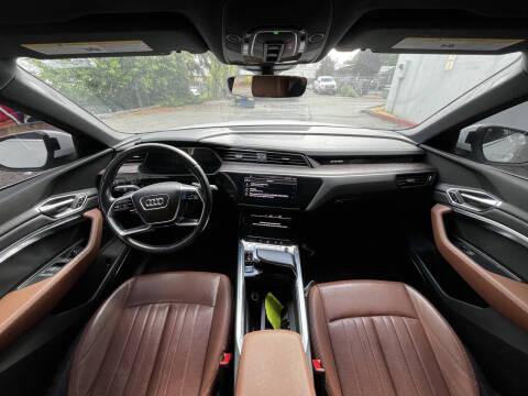 2019 Audi e-tron quattro Premium Plus