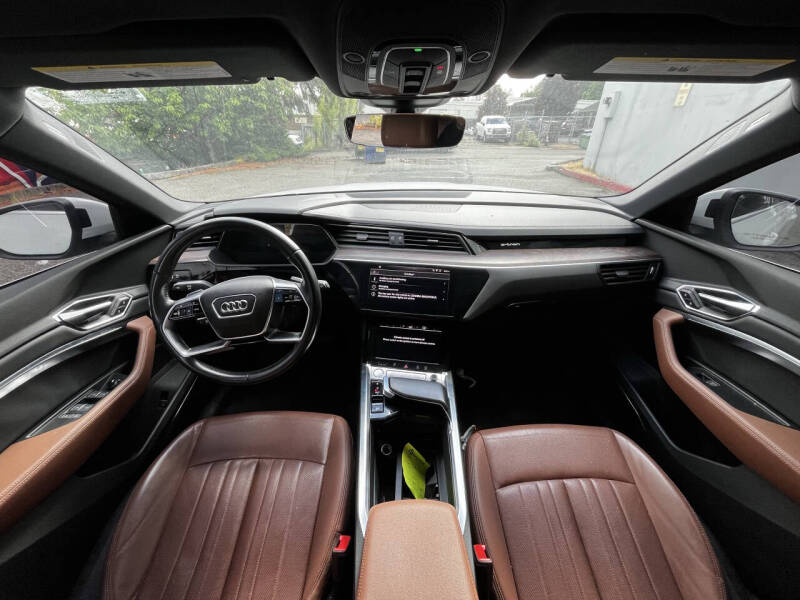 2019 Audi e-tron quattro Premium Plus