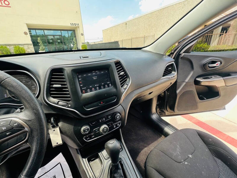 2019 Jeep Cherokee Latitude