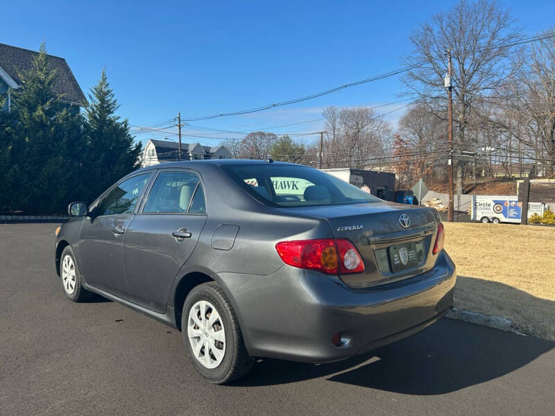 2010 Toyota Corolla LE photo 6