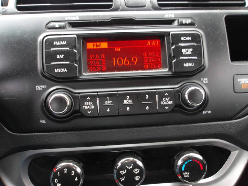 2012 Kia Rio 5-Door LX