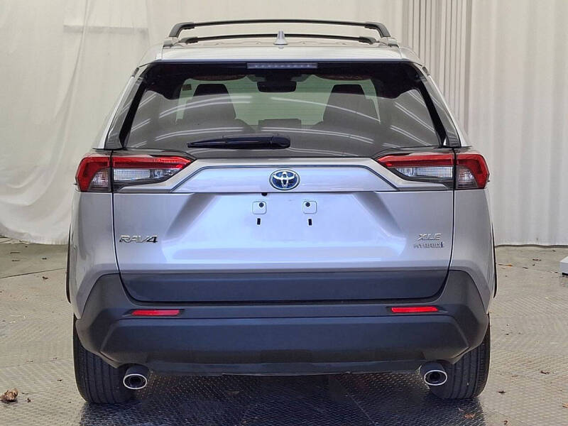 2022 Toyota RAV4 Hybrid XLE