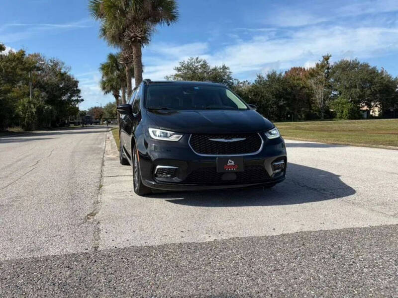 2022 Chrysler Pacifica Hybrid Touring L