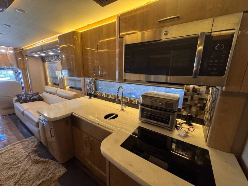 2018 Freightliner XCM Chassis