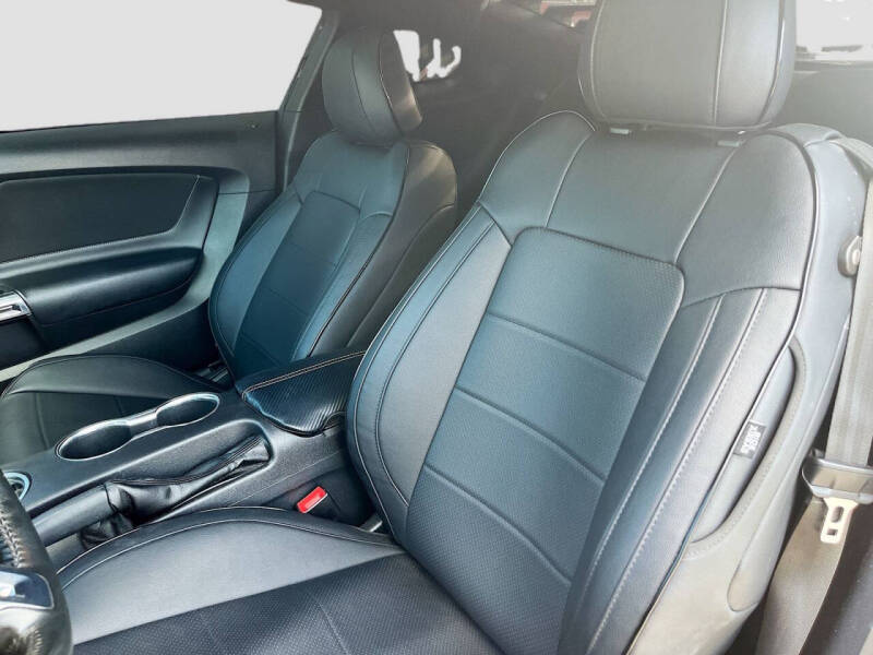2020 Ford Mustang EcoBoost