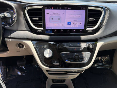 2021 Chrysler Pacifica Touring L