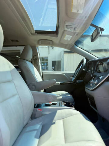 2015 Toyota Sienna