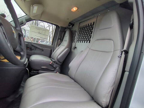 2025 Chevrolet Express 2500