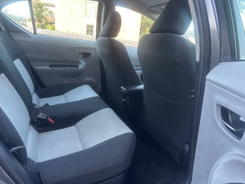 2013 Toyota Prius c Two