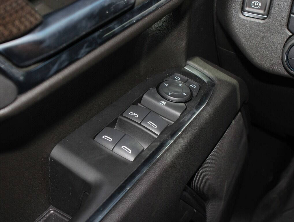 2023 Chevrolet Silverado Pickup - $48,995