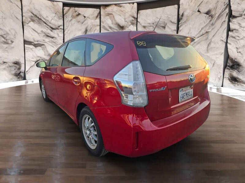 2012 Toyota Prius v Three