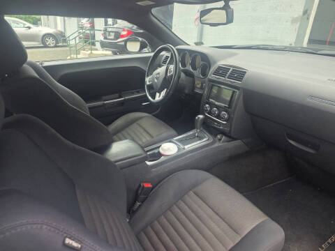 2013 Dodge Challenger SXT
