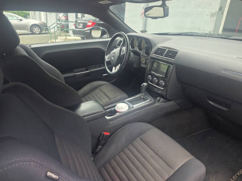 2013 Dodge Challenger SXT