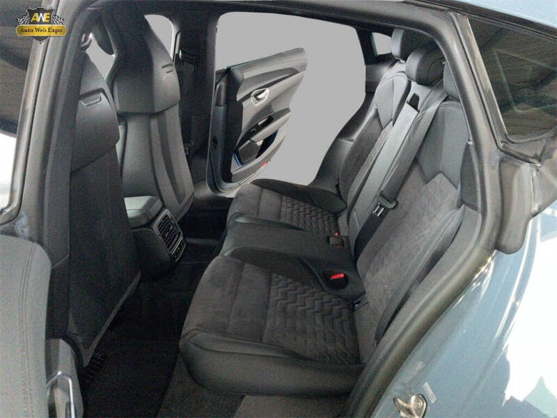 2023 Audi e-tron GT quattro Premium Plus