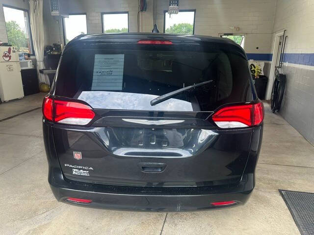 2017 Chrysler Pacifica LX