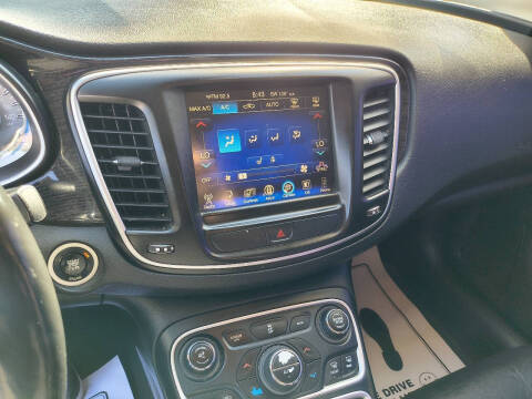 2016 Chrysler 200 C