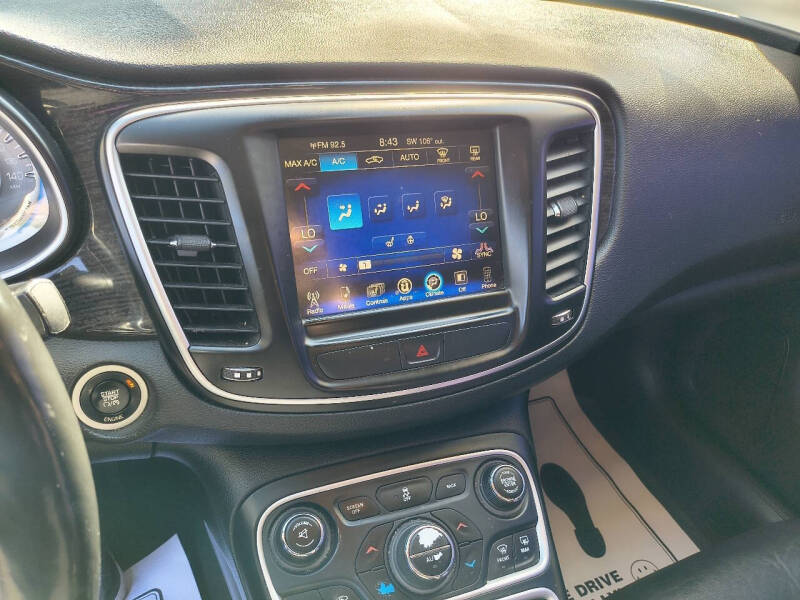 2016 Chrysler 200 C
