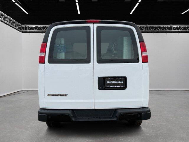2021 Chevrolet Express 2500