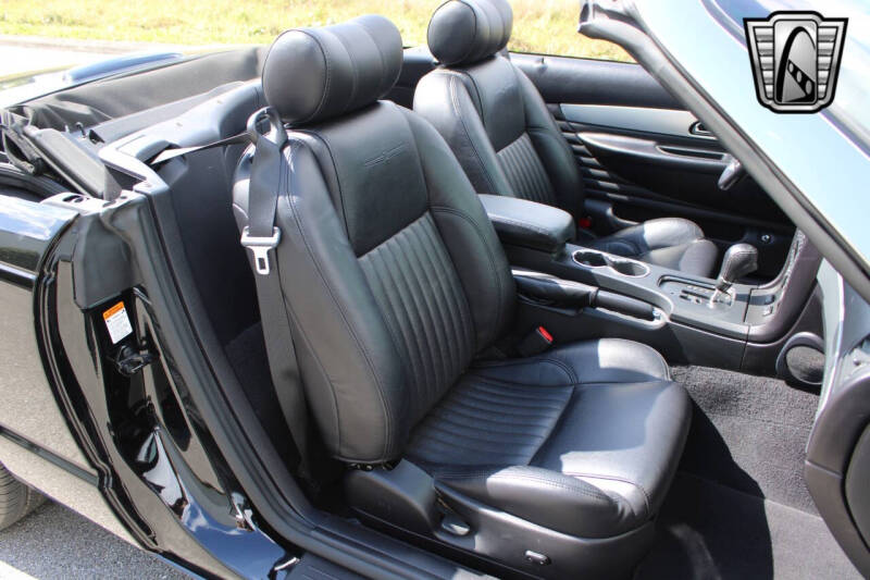 2005 Ford Thunderbird Deluxe