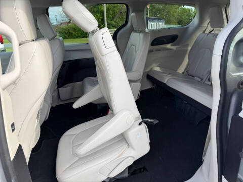 2017 Chrysler Pacifica Touring Plus