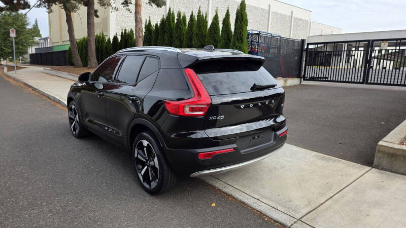 2020 Volvo XC40 T5 Momentum