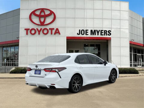 2024 Toyota Camry SE