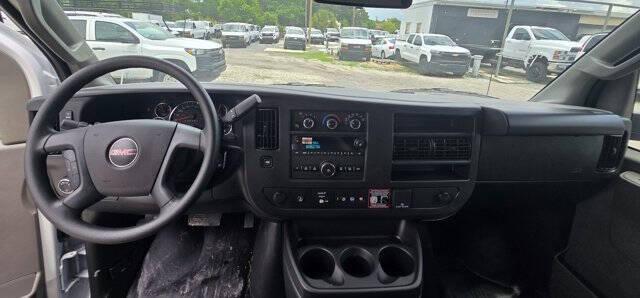 2025 GMC Savana 2500