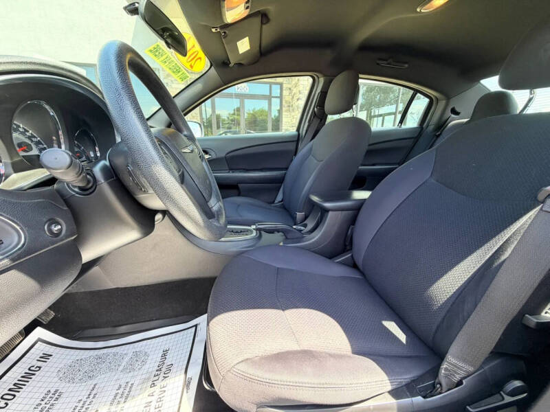 2014 Chrysler 200 LX