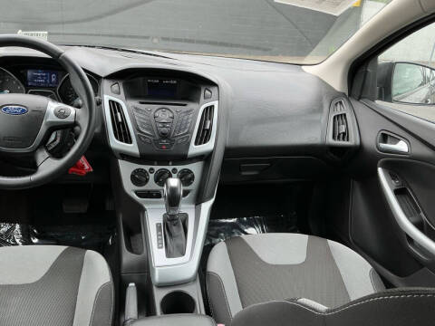 2012 Ford Focus SE