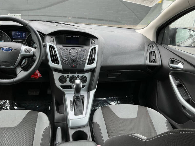 2012 Ford Focus SE