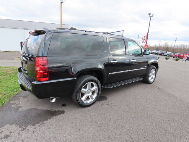 2014 Chevrolet Suburban for sale at Modern Automotive Group LLC in Lafayette, TN