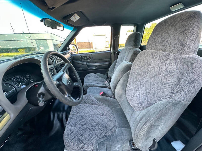 2002 GMC Sonoma SL