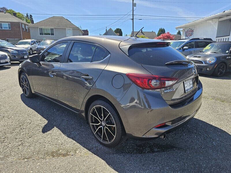 2018 Mazda MAZDA3 Touring