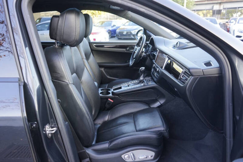 2019 Porsche Macan S