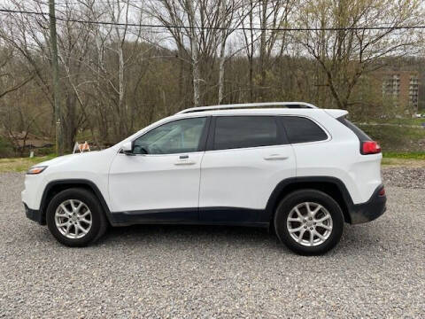 2018 Jeep Cherokee for sale at WESTON MOTORS INC in Weston WV