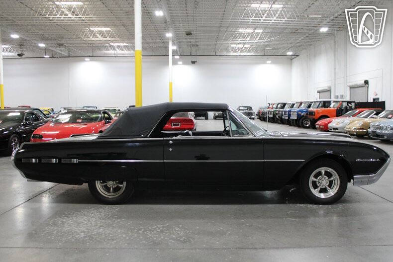 1962 Ford Thunderbird