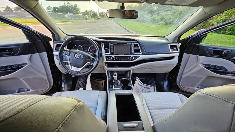 2016 Toyota Highlander LE Plus