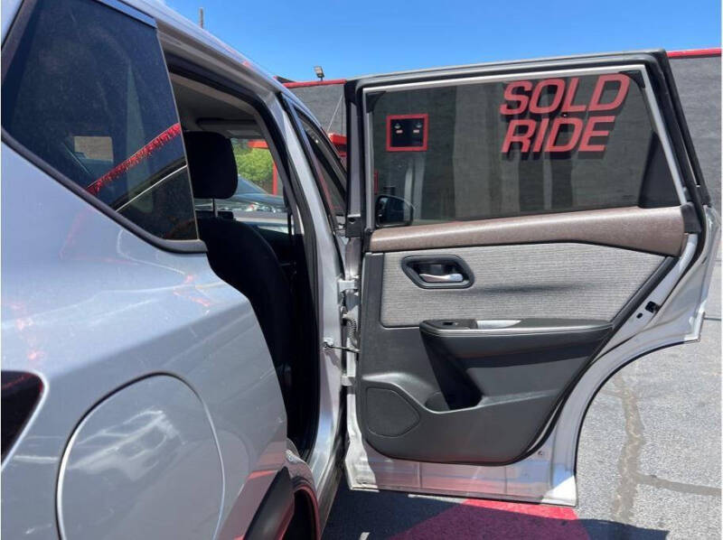 2022 Nissan Rogue SV