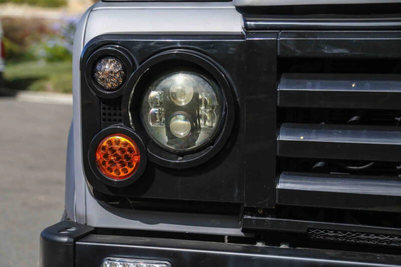 1984 Land Rover Defender