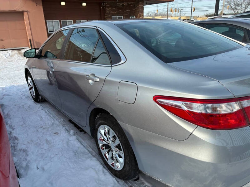 2016 Toyota Camry LE