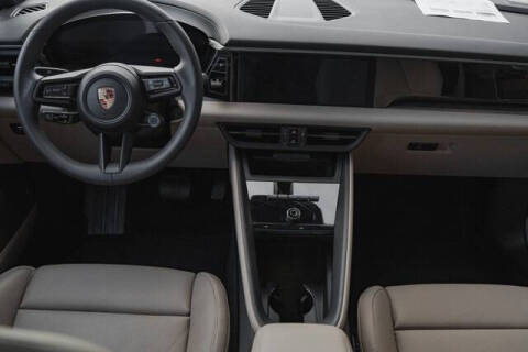 2025 Porsche Macan 4 Electric