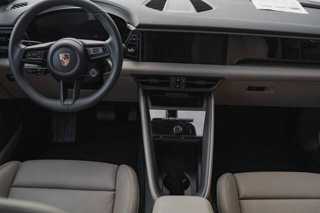 2025 Porsche Macan 4 Electric