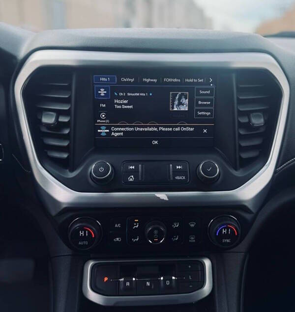 2023 GMC Acadia SLT