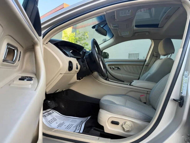 2017 Ford Taurus SEL