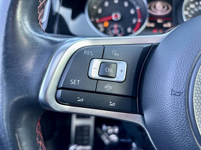 2019 Volkswagen Golf GTI SE