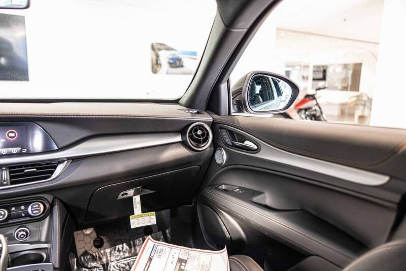 2025 Alfa Romeo Stelvio