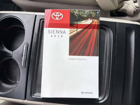 2019 Toyota Sienna LE 8-Passenger