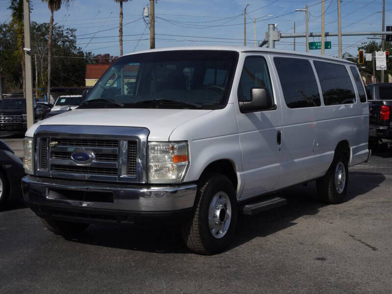 2011 Ford E-Series E-350 SD XLT